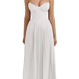 Elegant White Strapless Dress